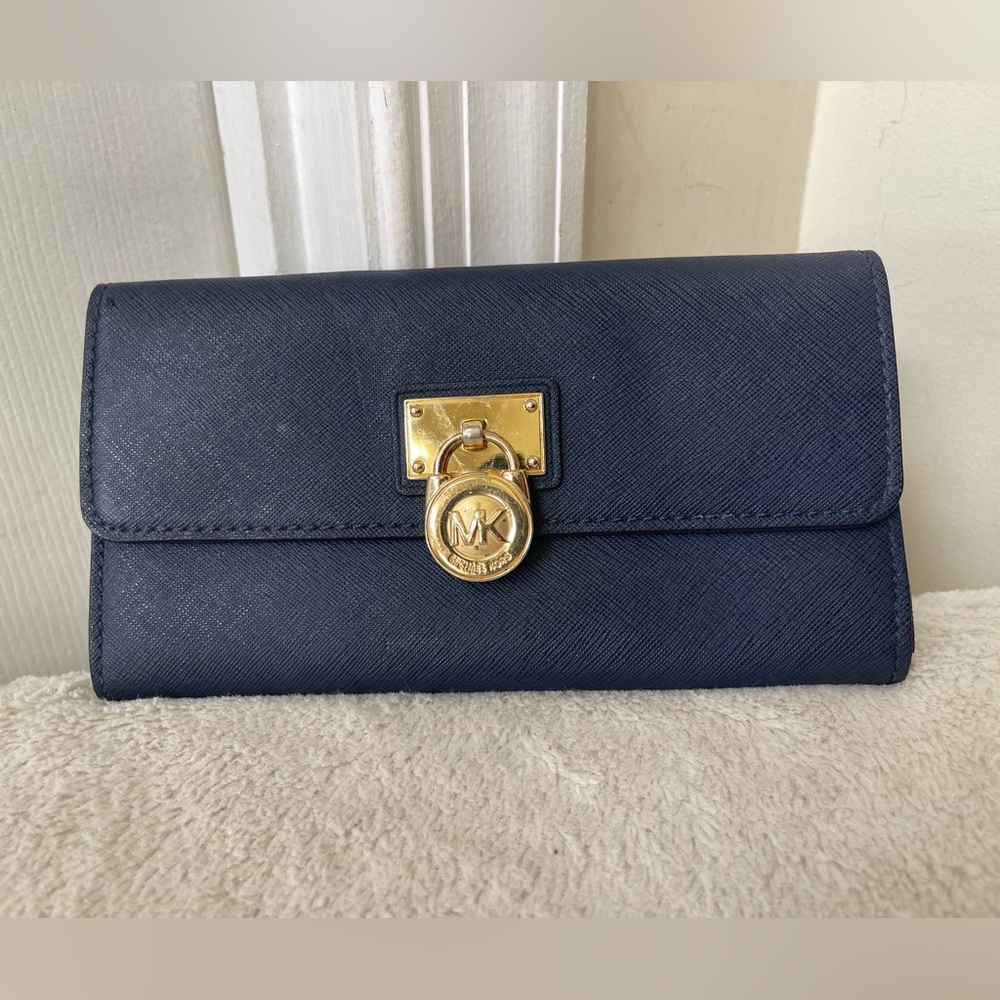Michael Kors Navy Blue Wallet EUC - Picture 8 of 9
